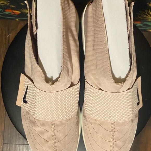 Nike x Fear of God Moccasins - Picture 3 of 9